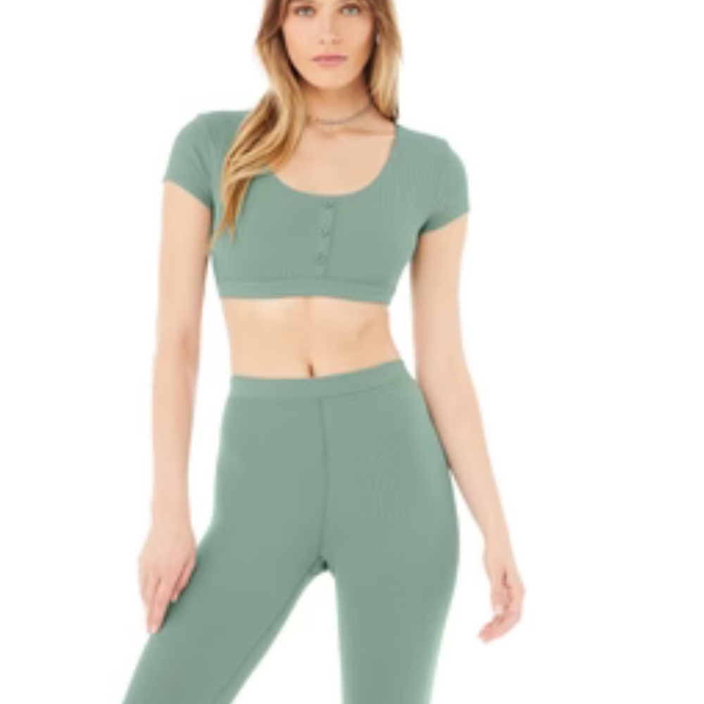 ALO Yoga Seafoam Green crop top and Leggings